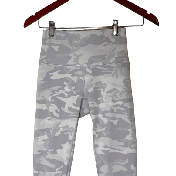 Lululemon Wunder Under High-Rise Tight 25" *Luxtreme Camo - Picture 7 of 14